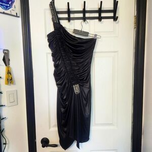 Simon Chang Elegant Black One-Shoulder Dress